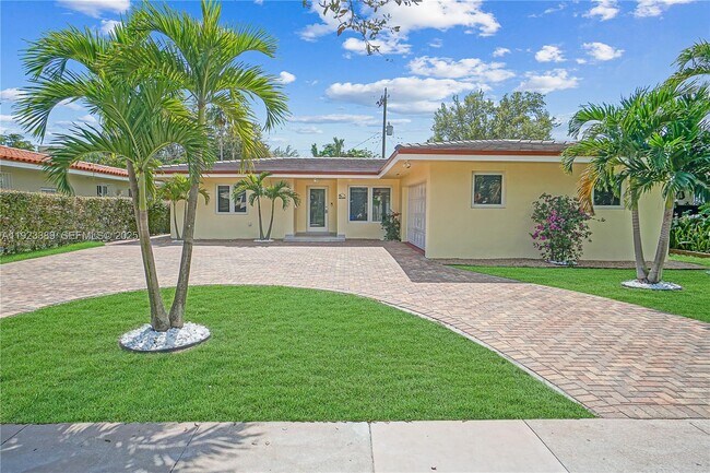 Building Photo - 414 Giralda Ave