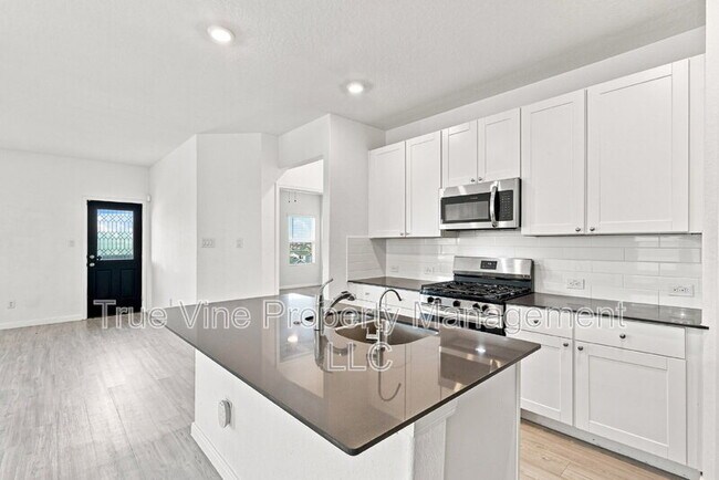 Building Photo - 5432 Cloves Cv