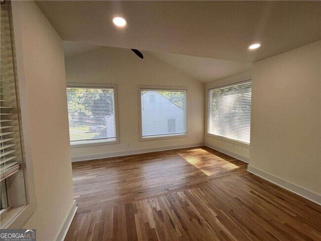 Building Photo - 1511 Belmont Ave SW