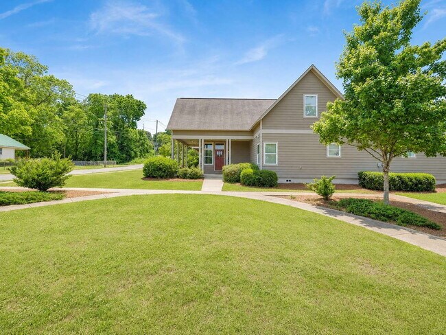 Building Photo - Check out this lovely, like-new home featuring 3 bedrooms, 2.5 bathrooms, a spacious 2-car garage...