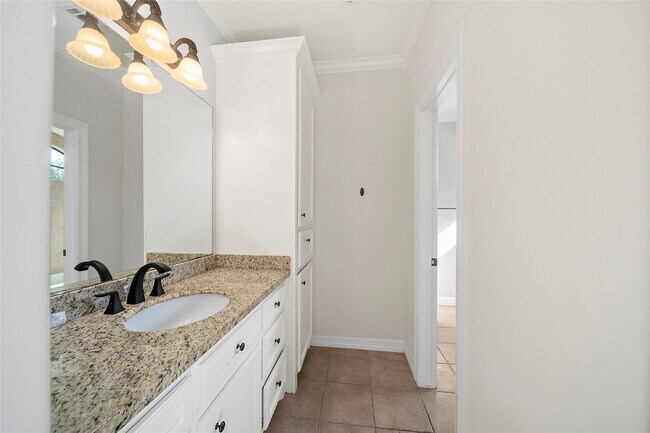 Building Photo - 4321 Jim West St