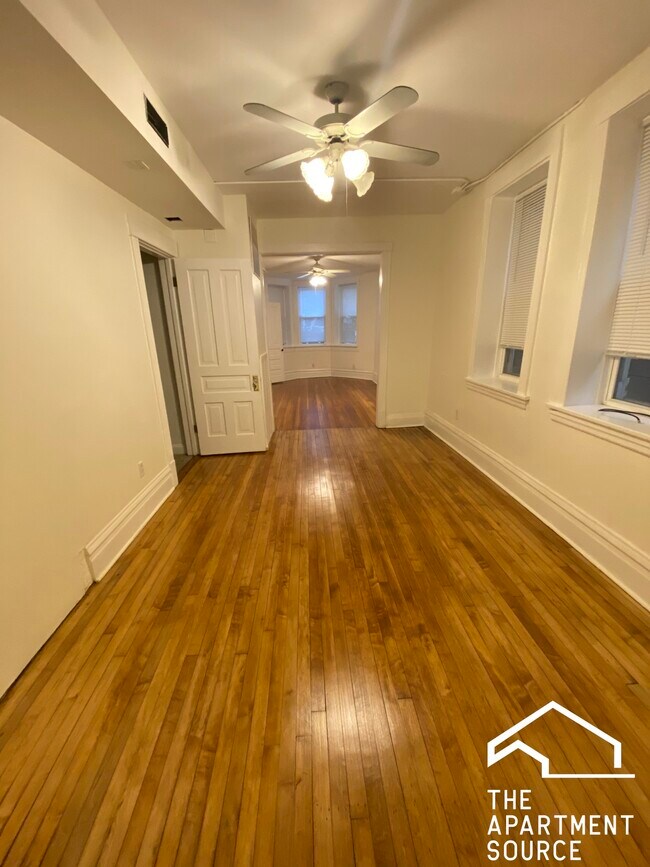 Primary Photo - 2436 W Moffat St