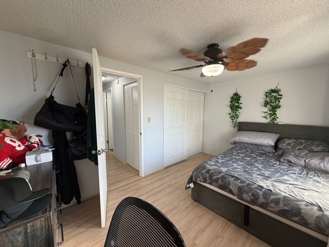 Building Photo - Bright Two Bedroom in Ewa Beach