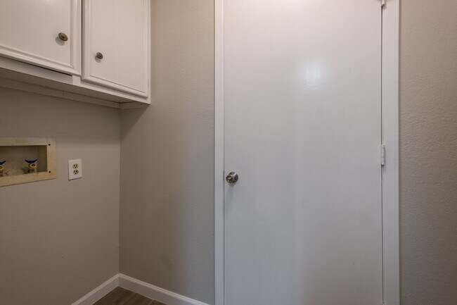 Building Photo - Charming 3-Bedroom, 2-Bath Home in Anderson Mill – Prime Northwest Austin Location!