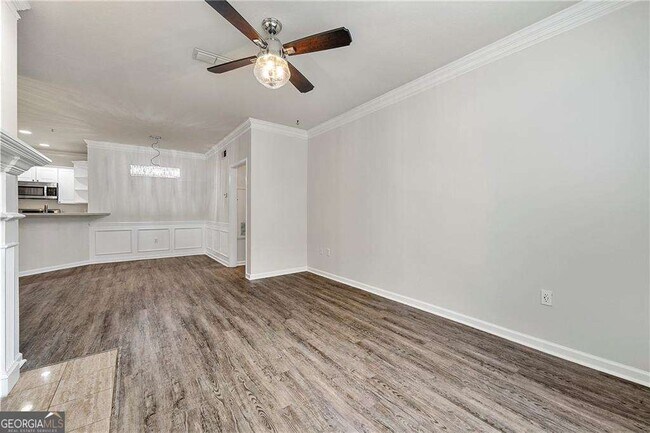 Building Photo - 2400 Cumberland Pkwy SE