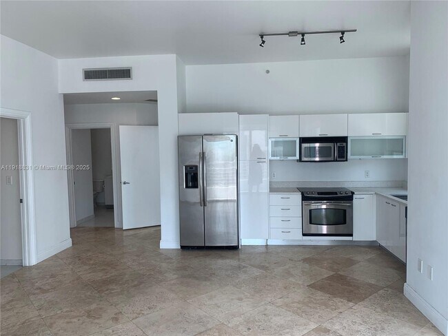 Building Photo - 133 NE 2nd Ave