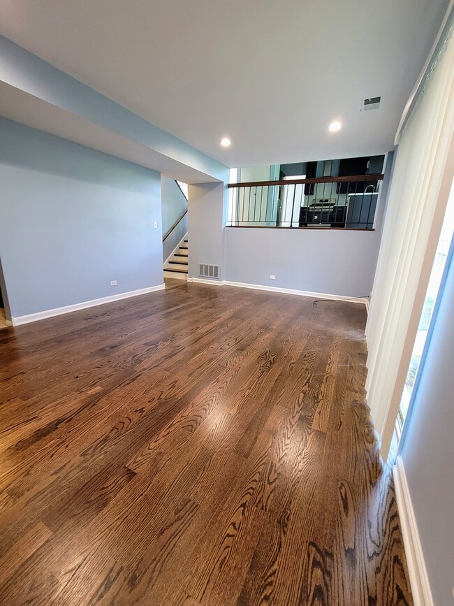 Building Photo - 109 Green Meadow Ct