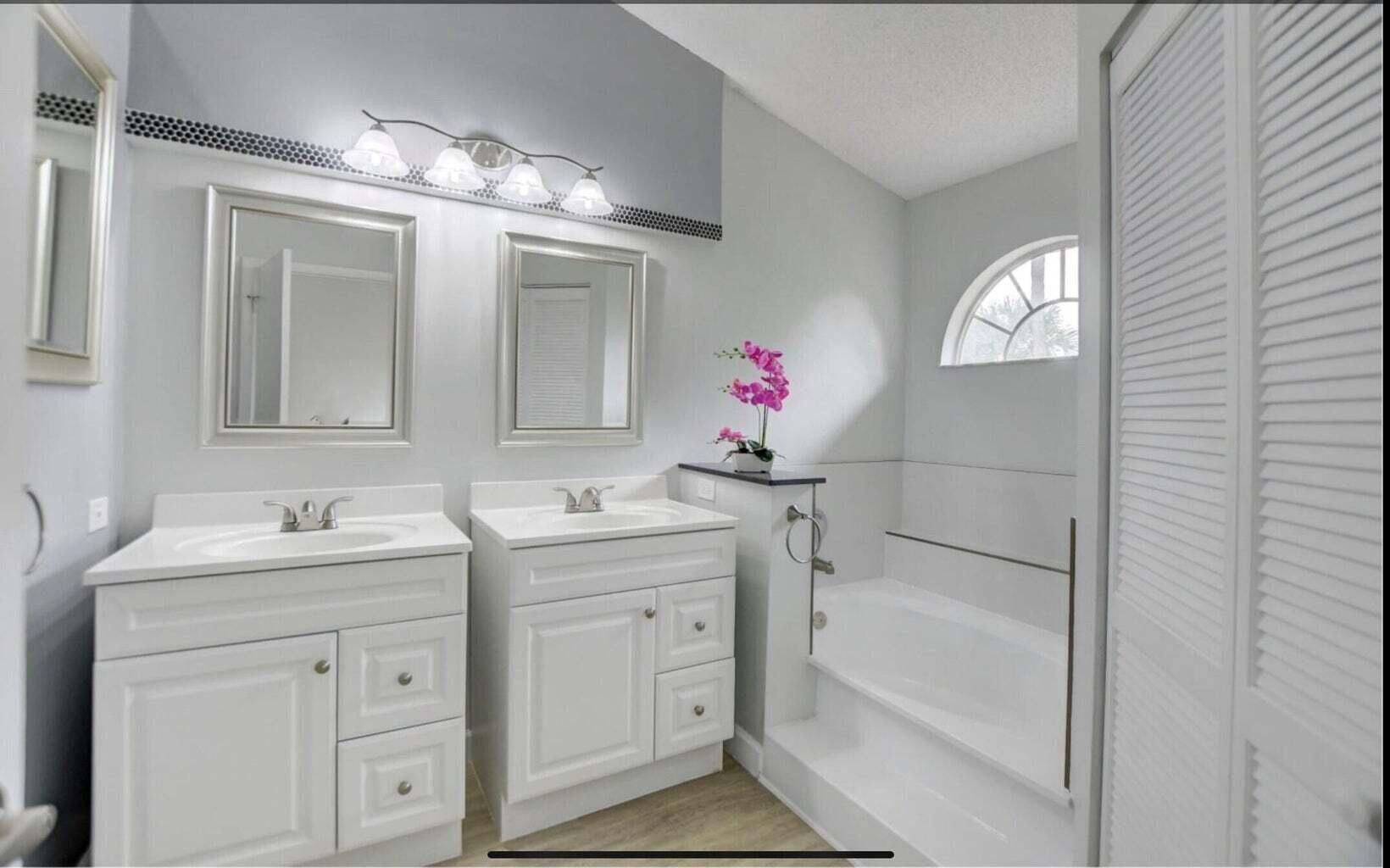 Building Photo - 5286 Sapphire Vly