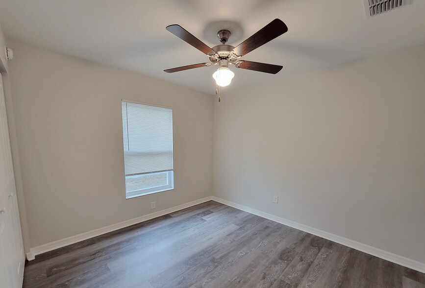 Building Photo - 329 Marion Oaks Blvd