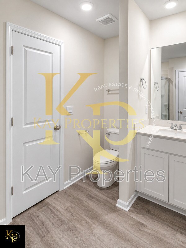 Building Photo - 2840 Egert Dr