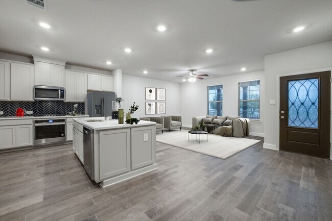 Building Photo - 7833 Sunset Blvd