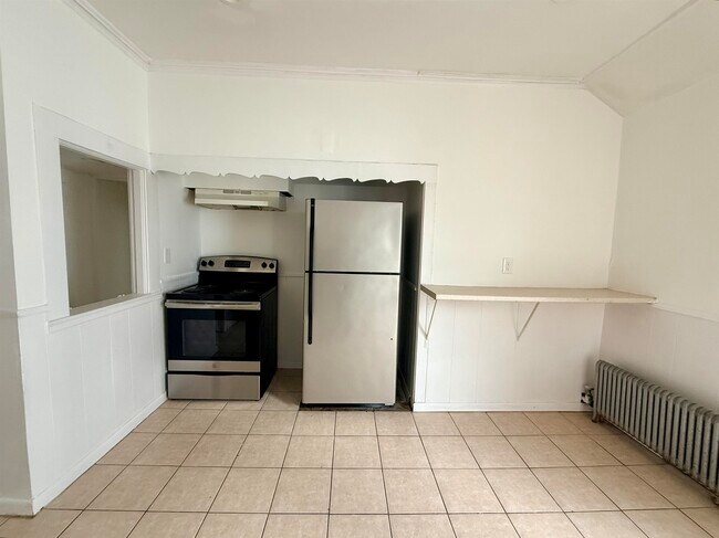 Building Photo - 28 Brook St