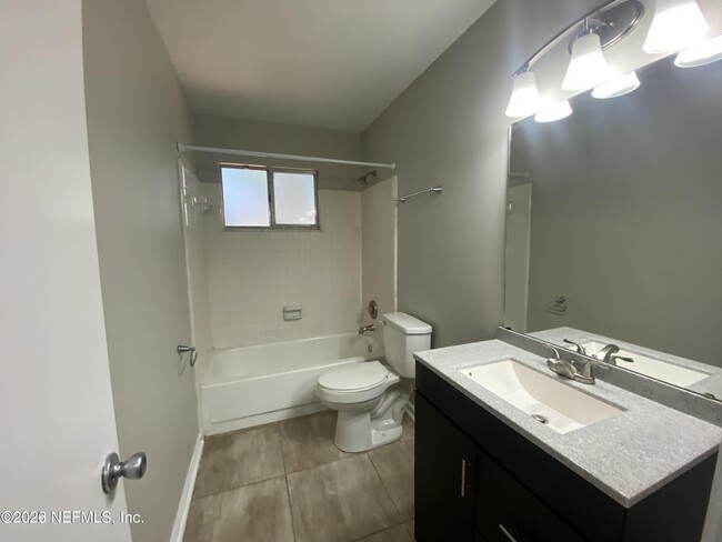 Building Photo - 8050 Voltaire Ct E