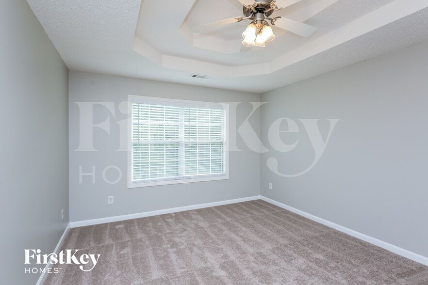 Building Photo - 833 Brandon Dr