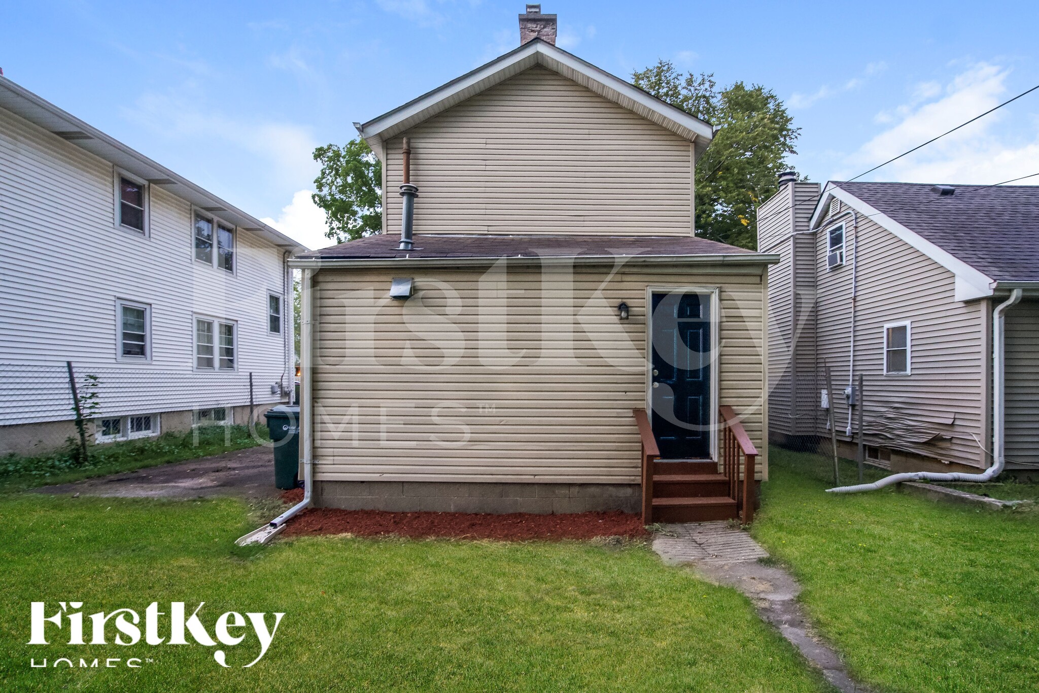 Building Photo - 709 Porter St