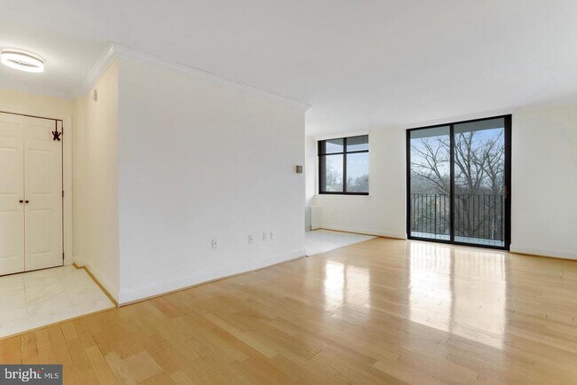 Building Photo - 4401 Cherry Hill Rd