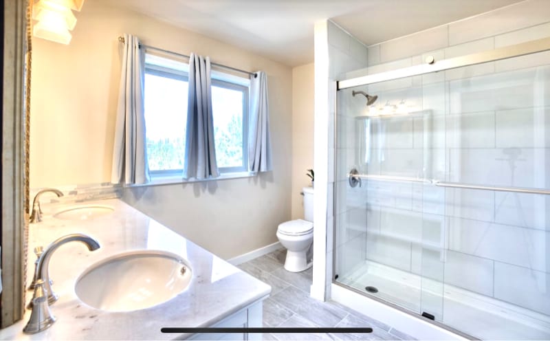 Building Photo - 3720 W Grandview Ave