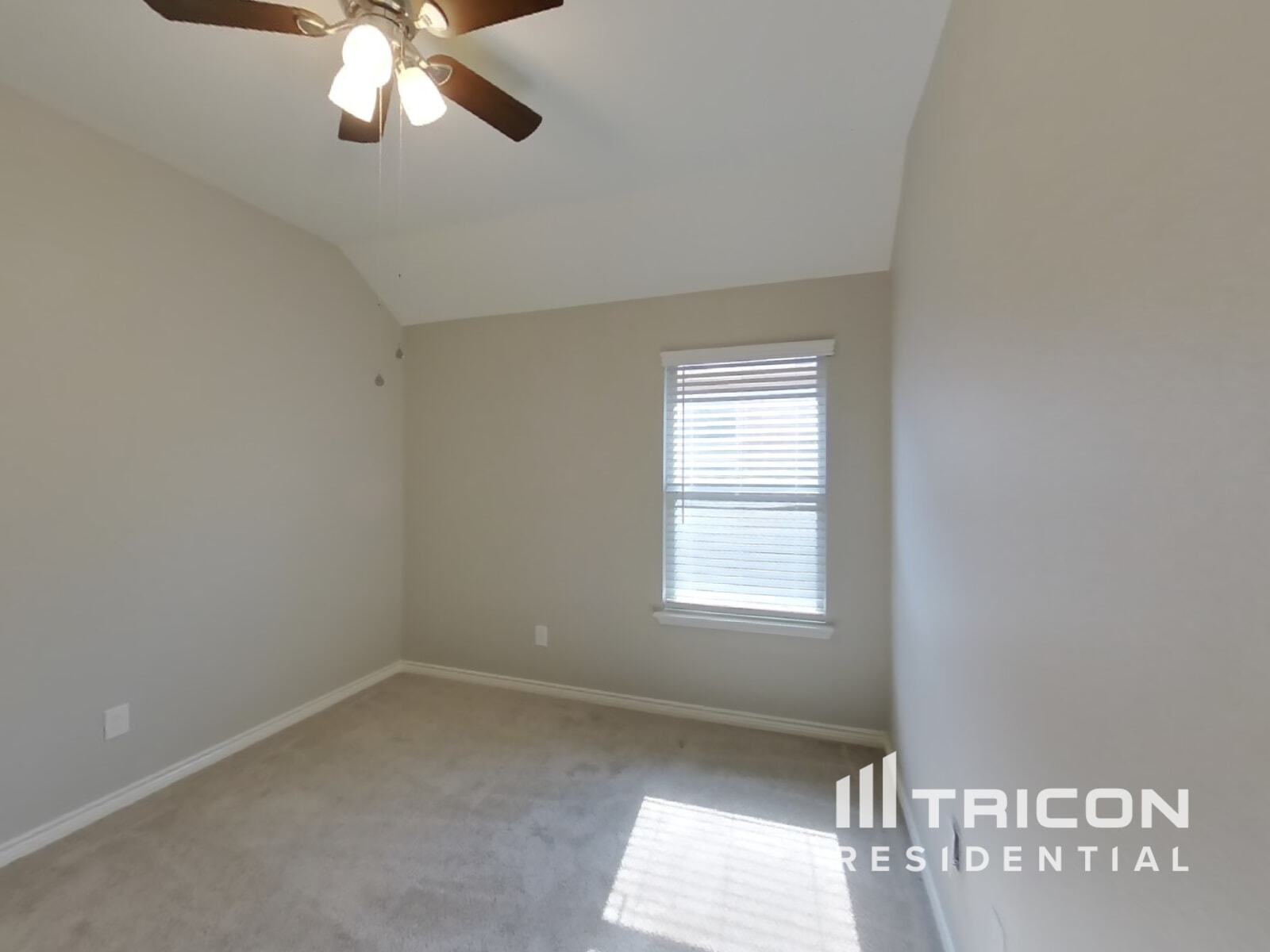 Building Photo - 745 Jamestown Ln