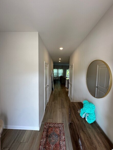 Entry Way - 1053 Plumcrest Dr