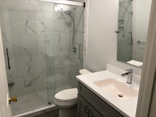 Building Photo - 1351 Top Rd