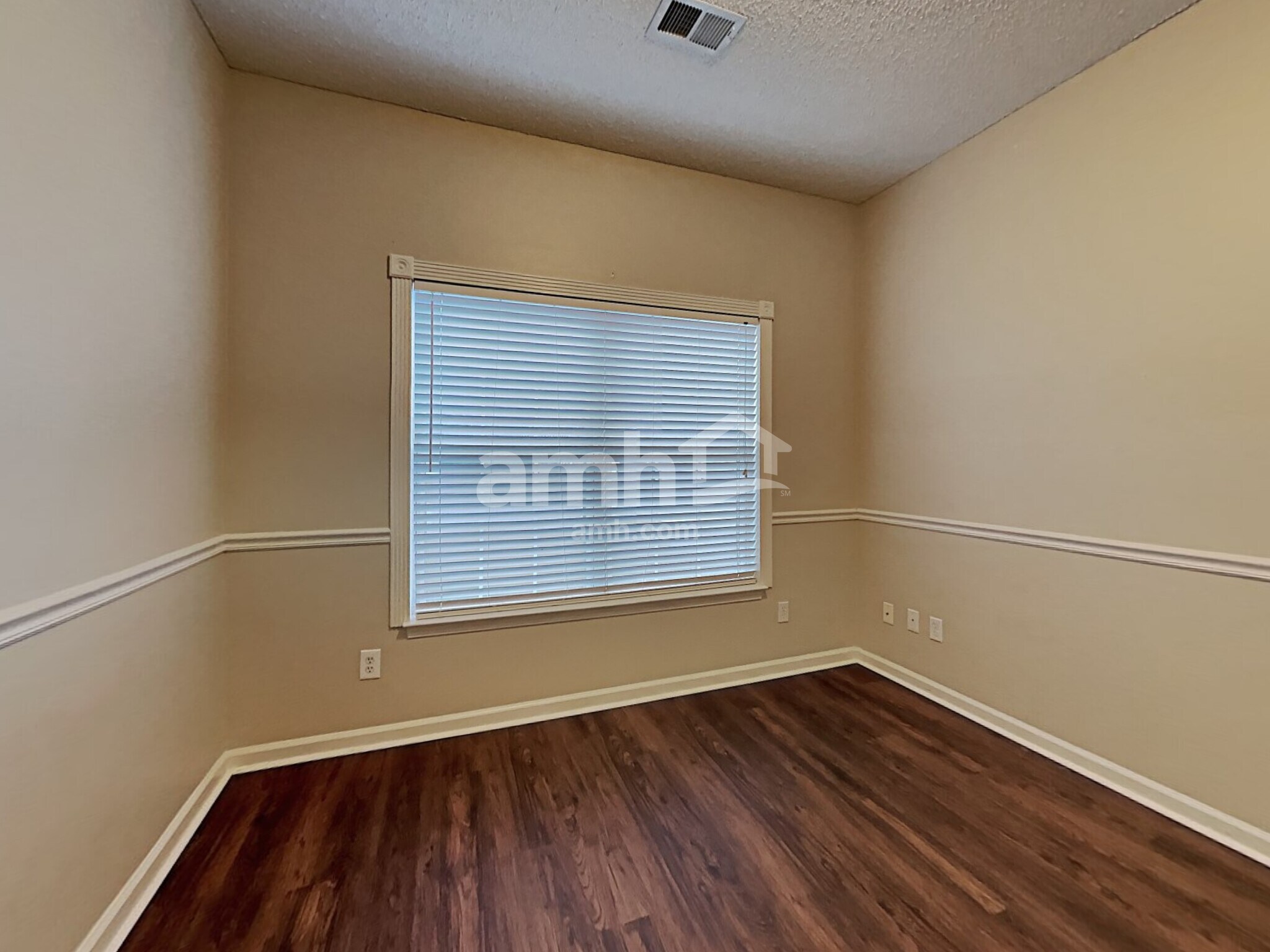 Building Photo - 525 Amsonia Cir