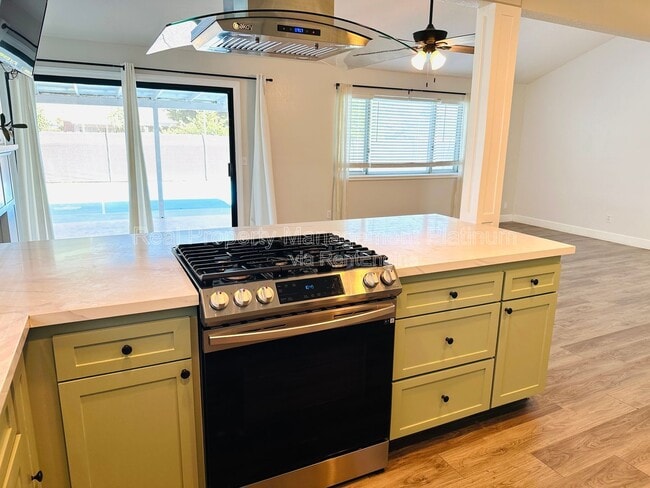 Building Photo - 3095 Anderson Ave