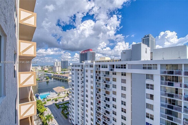 Building Photo - 1865 S Ocean Dr