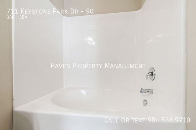 Building Photo - 711 Keystone Park Dr