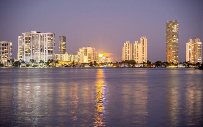 Building Photo - 3255 NE 184th St