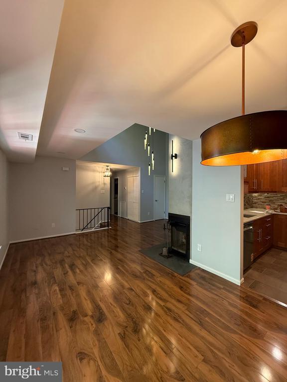 Building Photo - 46 Woodbine Ct