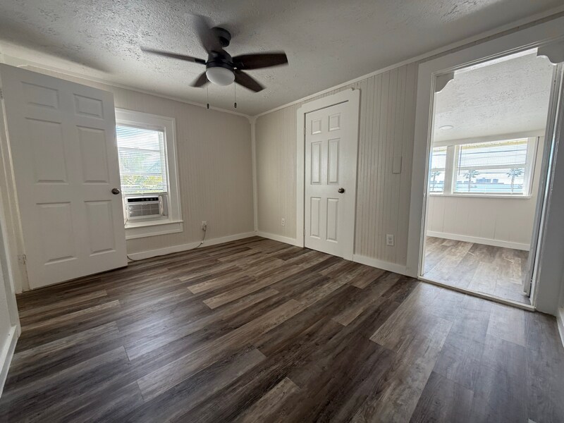 Building Photo - 5437 Essex Ave S