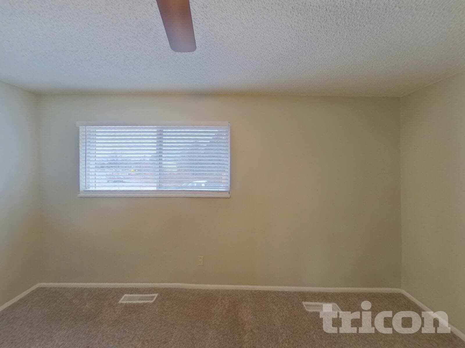 Building Photo - 4985 Montebello Dr