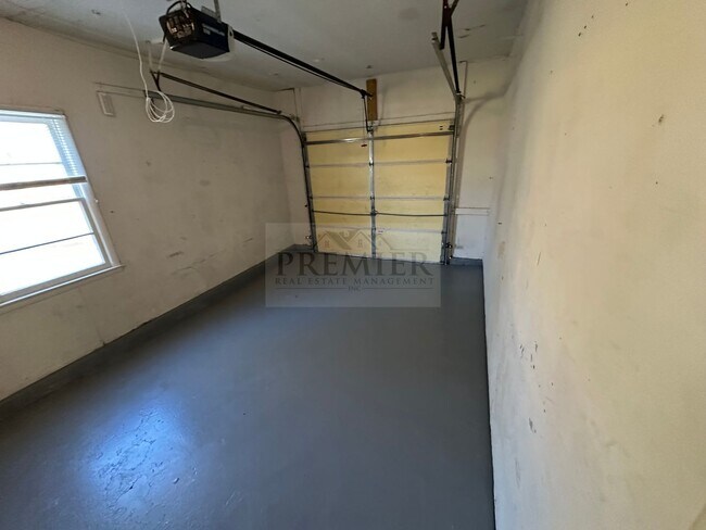 Building Photo - 7716 Crisp Ave