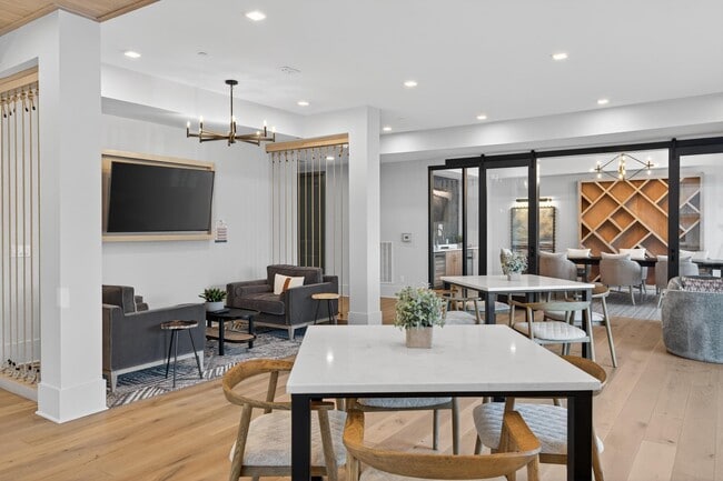 Building Photo - 76 Old Mill Bottom Rd N