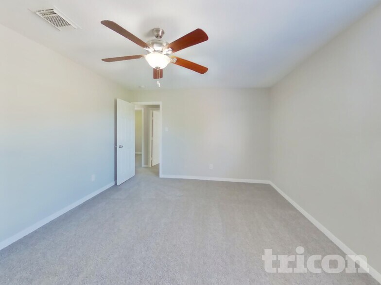 Building Photo - 7519 Lobera Dr