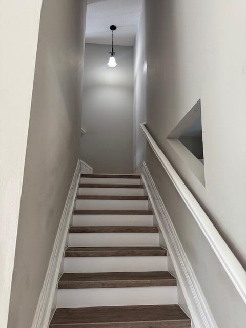 Building Photo - 2420 SE Springtree Pl