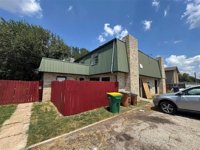 Primary Photo - 2904 Sweeney Ln