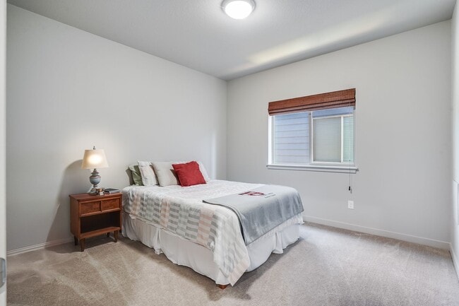 Building Photo - Beautiful 4 Bed, 3.5 Bath Rental Home in C...