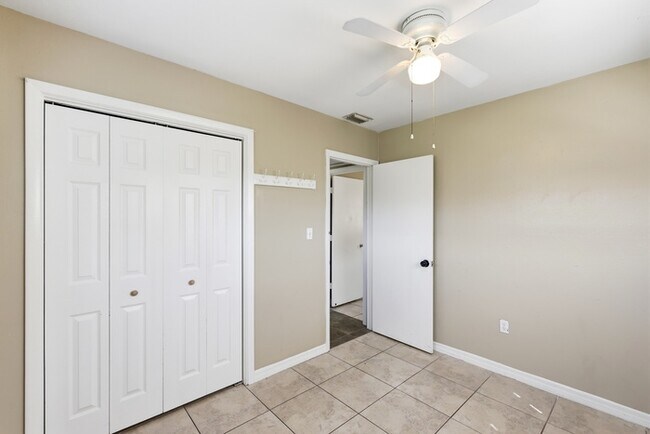 Building Photo - 1107 Jamela Dr