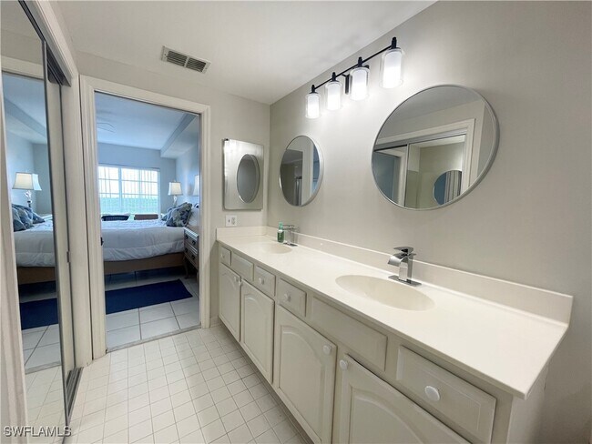 Building Photo - 13105 Vanderbilt Dr