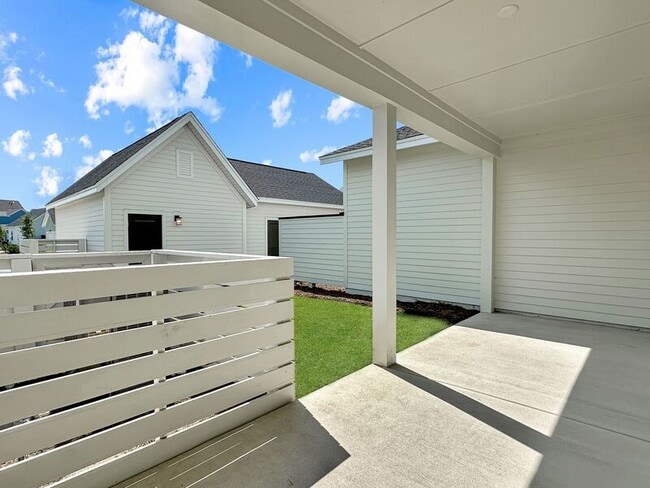 Building Photo - 258 Symphony Ave