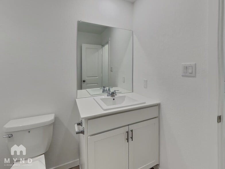 Building Photo - 328 Pacific Waters