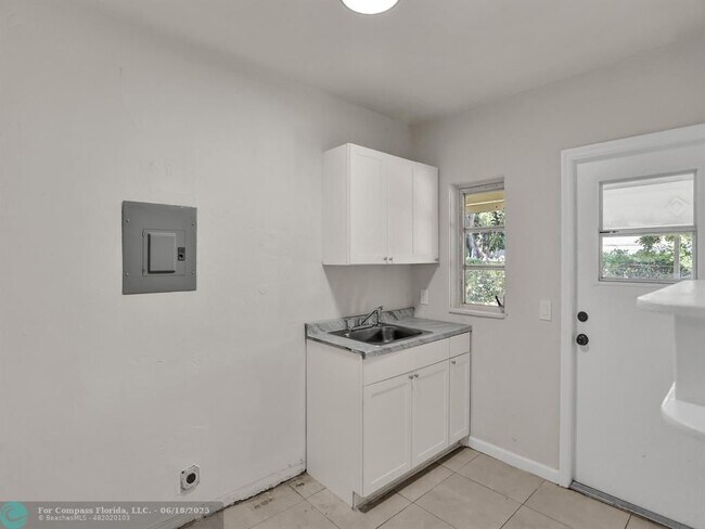 Building Photo - 535 NW 91st St