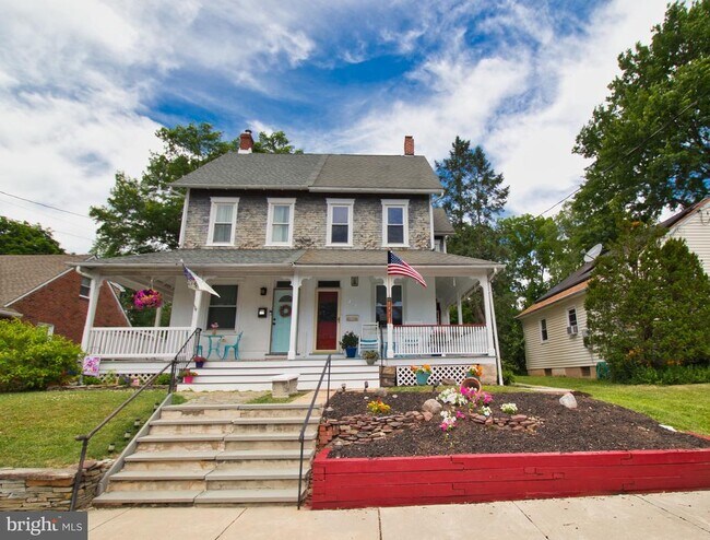 Building Photo - 143 Green St