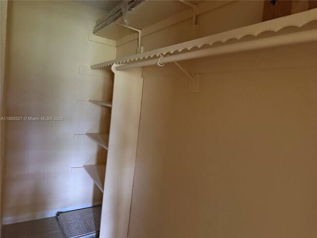 Building Photo - 9400 SW 77th St