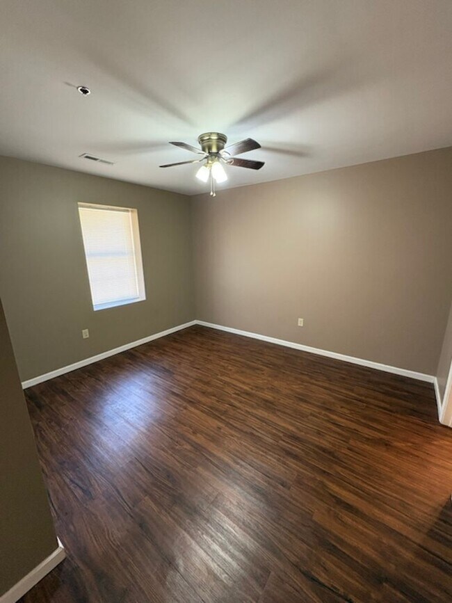 Building Photo - Jefferson Commons Apartments