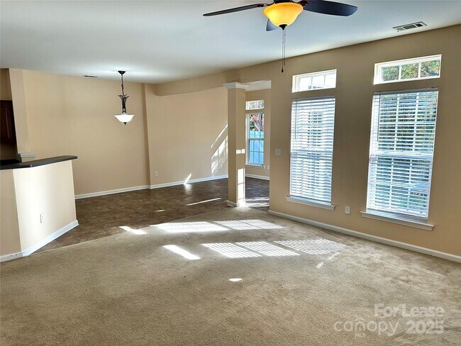 Building Photo - 7946 Mariners Pointe Cir