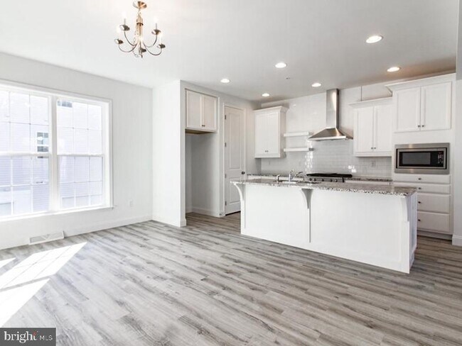 Building Photo - 3243 Mateer Ln