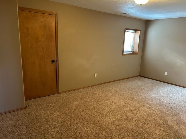 Building Photo - Spacious West Side Gem with Modern Comforts and Endless Possibilities!
