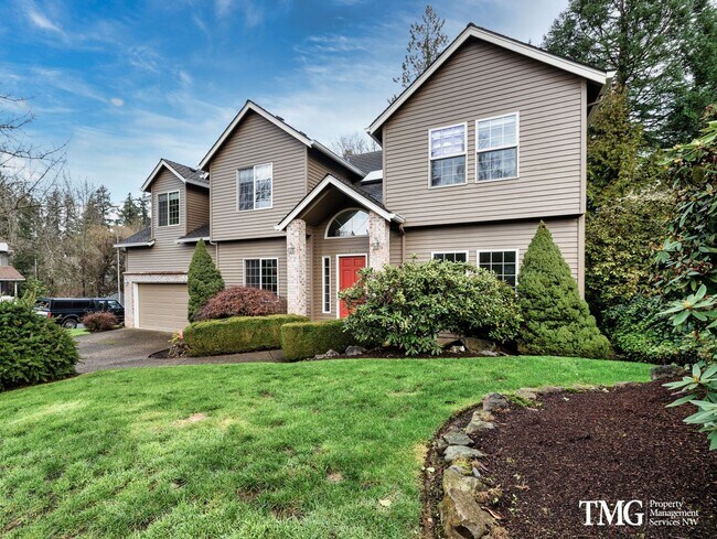 Building Photo - Grand 5+ Bedroom Home in Desirable Garden Home- Raleigh Hills Location with 2800 Sq Ft!